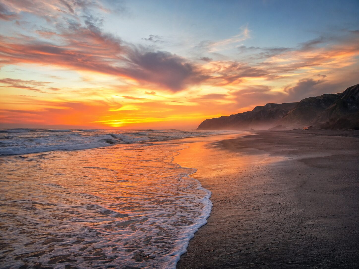 Pantai Parangtritis — sunset ikonik di pesisir selatan Jogja